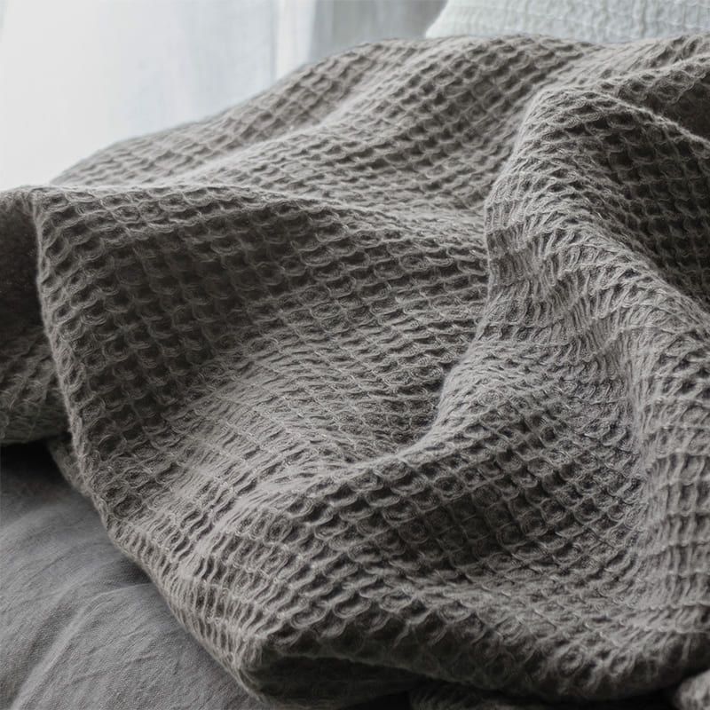 【20周年限定モデル】リネンワッフル-ハグ(Hug)/スモークグレー 25番手 ベルギーリネン 布 厚手 タオル 限定品  生地の森