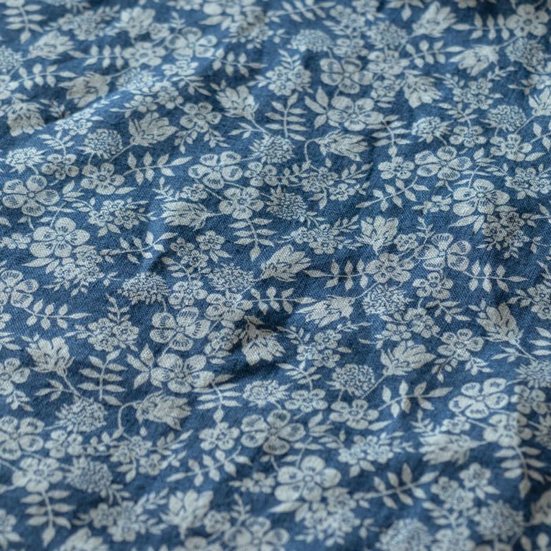 リネンの風合いが伝わる リバティプリント エディナム・シャドウのアップ画像