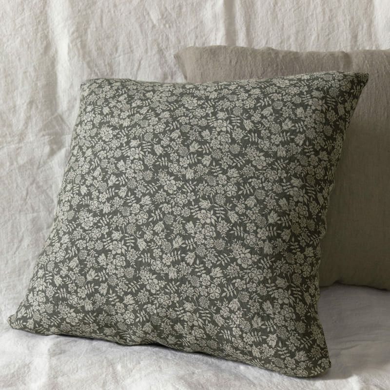 リバティプリント エディナム・シャドウで作ったクッションカバー 生地の森